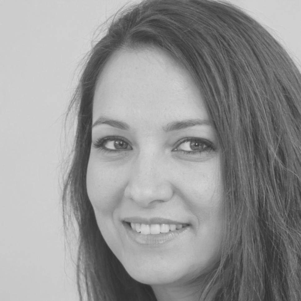 Dr. Sarah Müller, Finanzexpertin